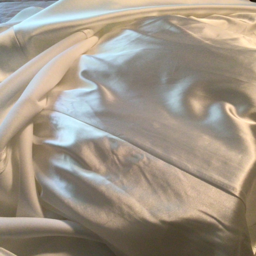 Jenny Yoo Wedding Gown NWT- Ivory Satin Size 6 - Picture 15 of 16